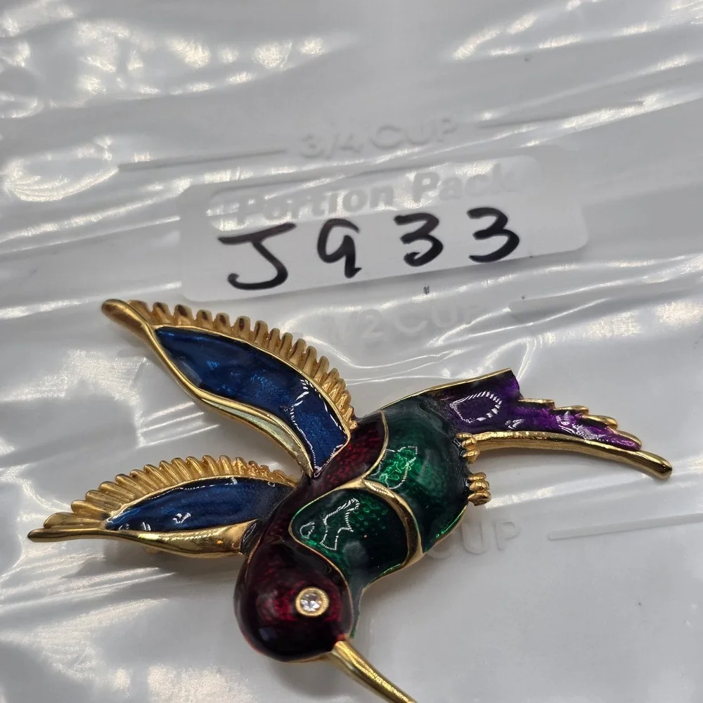 Vintage Style Enamel Hummingbird Brooch Gold Tone Multicolor Bird Pin Unique